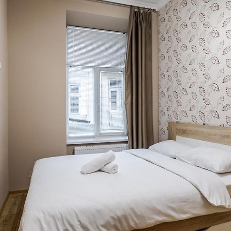 Apartment On Stavropihiiska Street 1 Lviv Kültér fotó