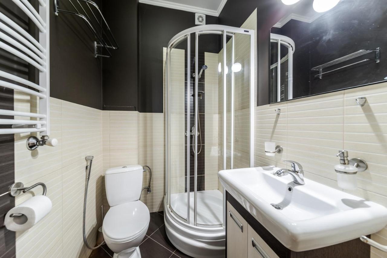 Apartment On Stavropihiiska Street 1 Lviv Kültér fotó